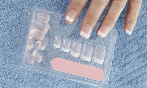 are fake nails sanitary
